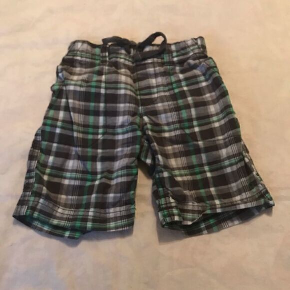 🌼🌼Carter’s toddler boys stripe shorts🌼🌼 - Picture 1 of 4